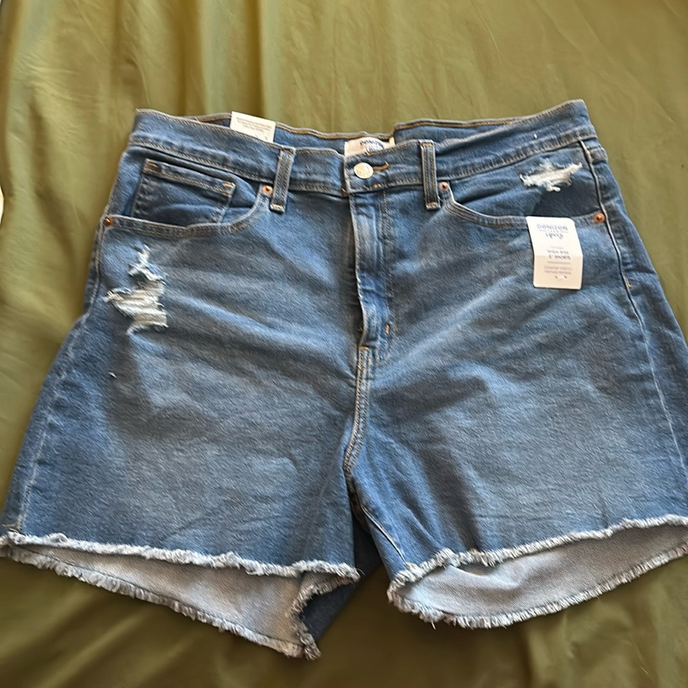 Levi’s high waisted denim shorts size 16